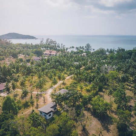 Anahata Resort Lipa Noi Extérieur photo