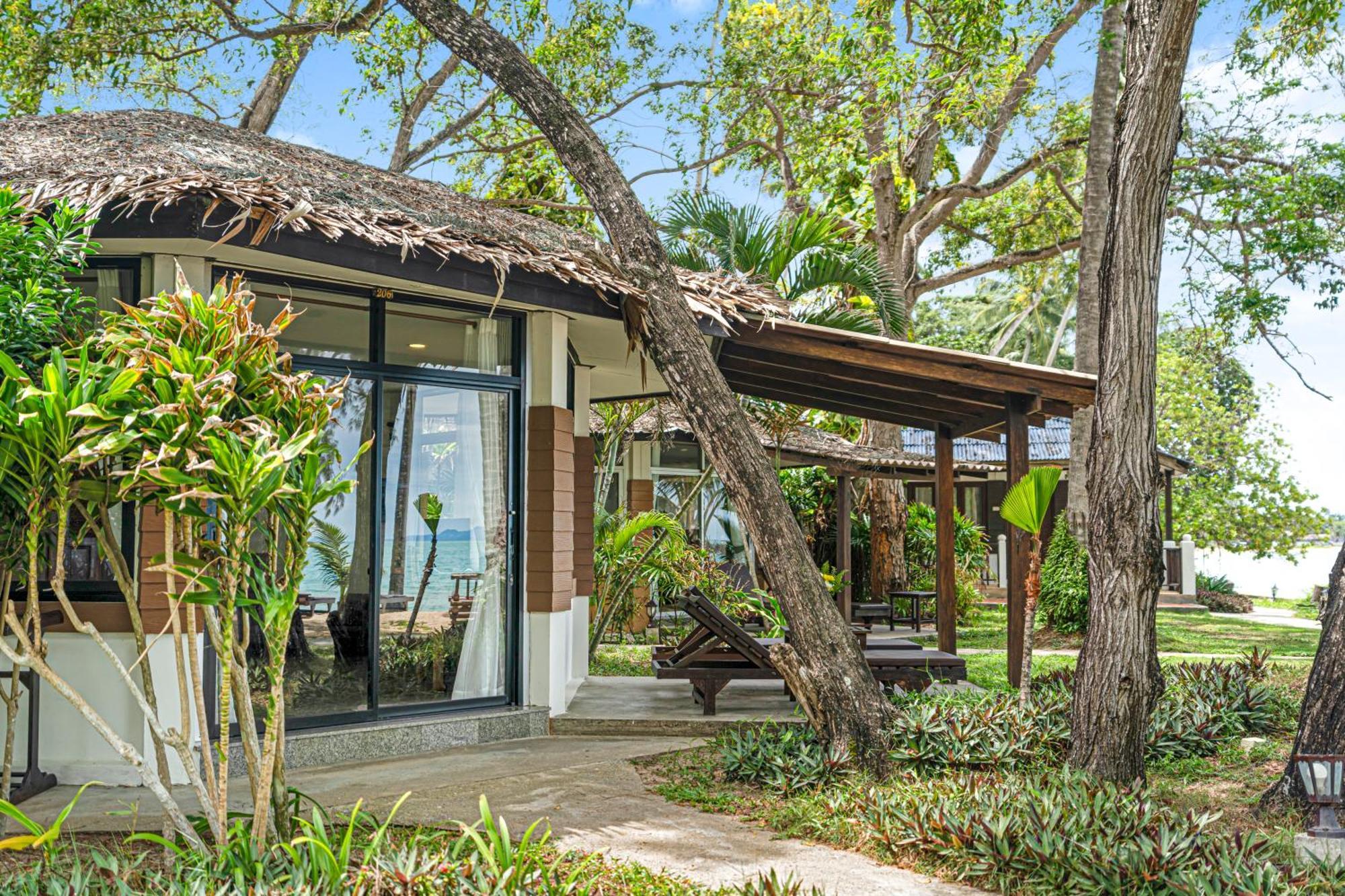 Anahata Resort Lipa Noi Extérieur photo
