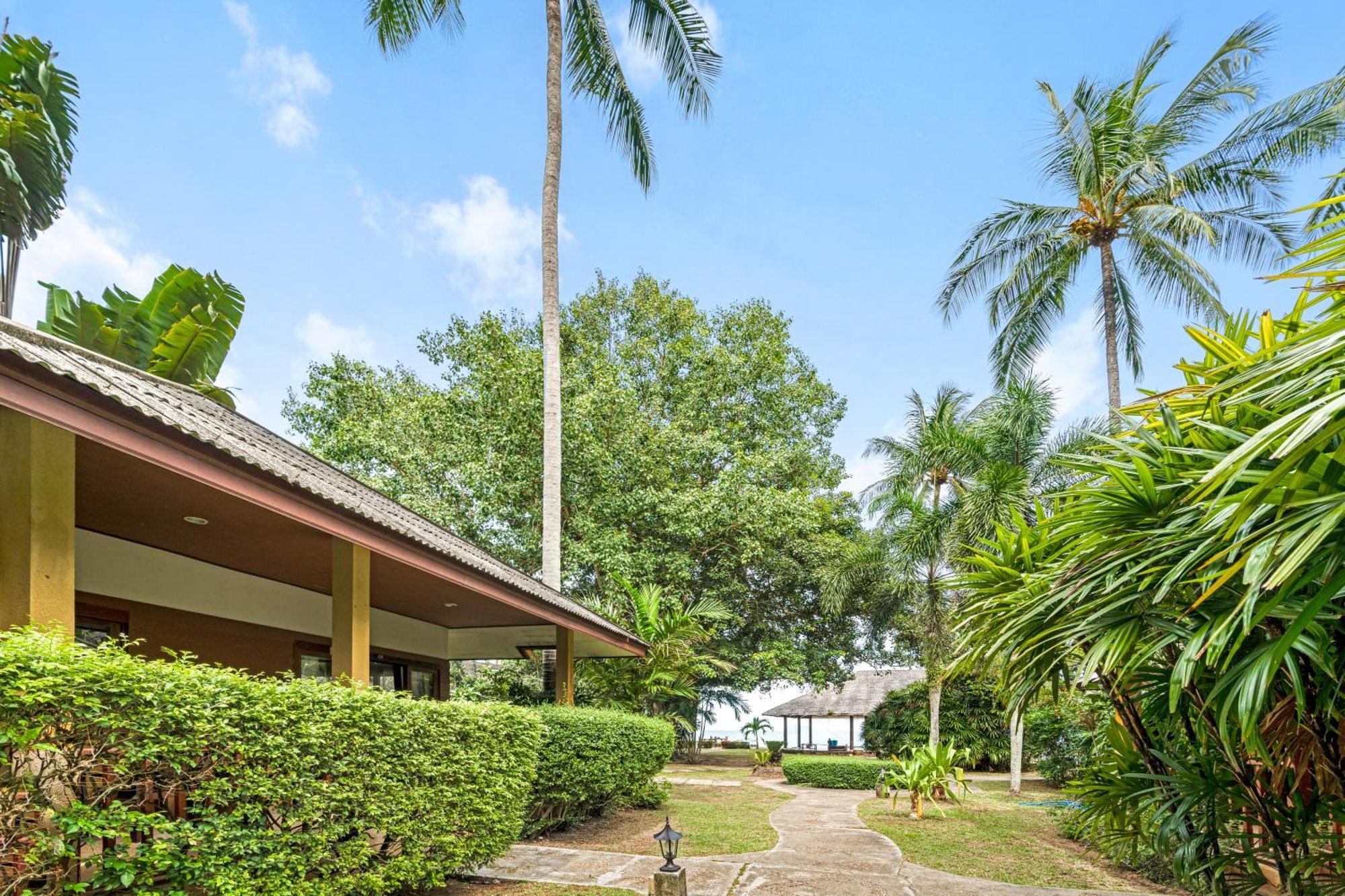 Anahata Resort Lipa Noi Extérieur photo