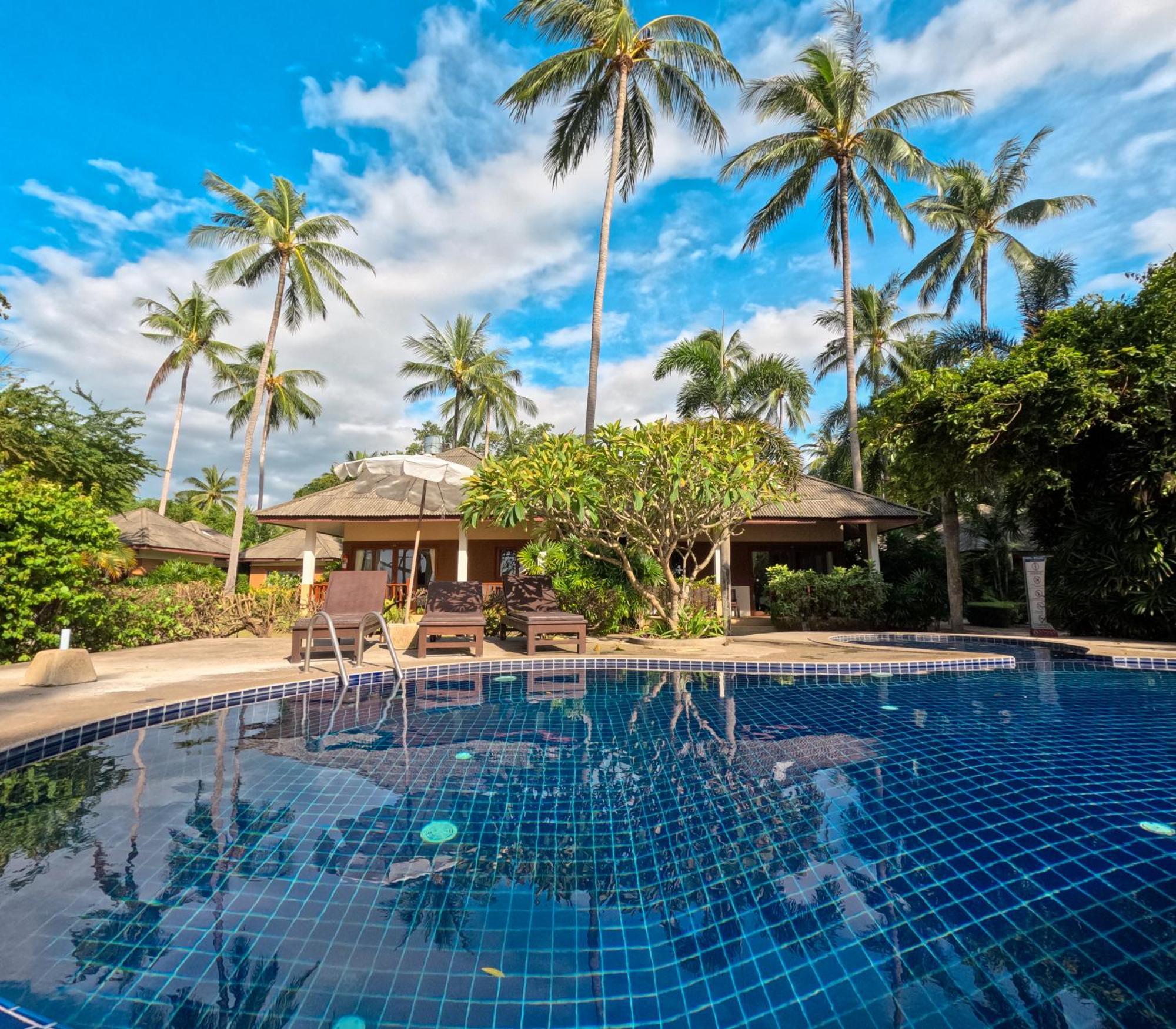Anahata Resort Lipa Noi Extérieur photo