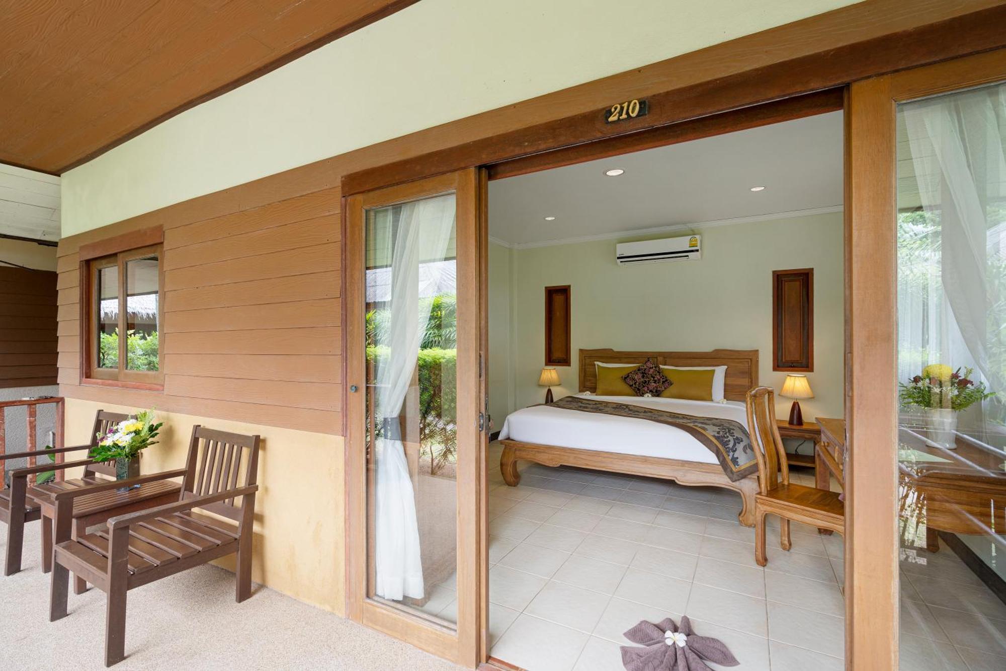 Anahata Resort Lipa Noi Extérieur photo