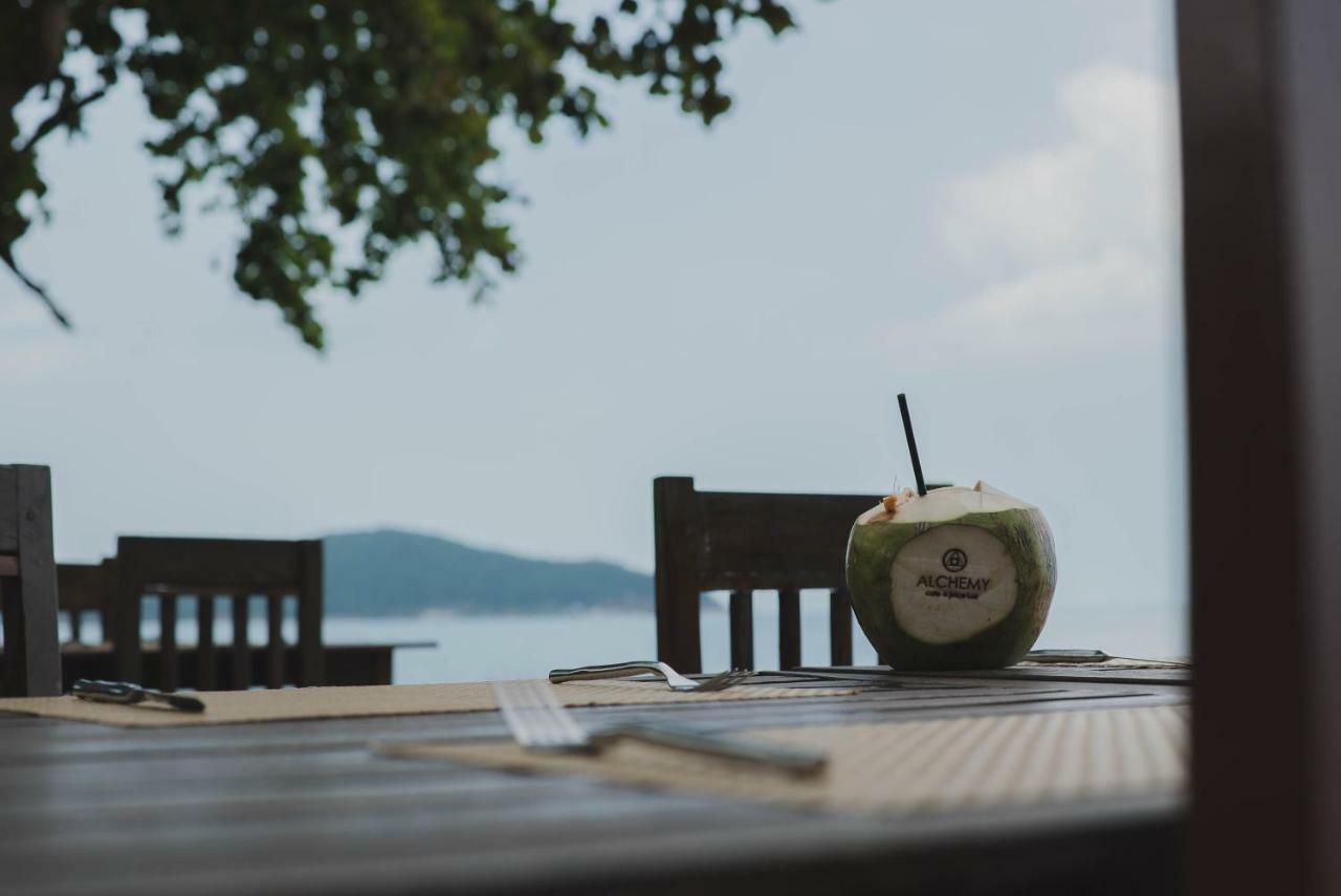 Anahata Resort Lipa Noi Extérieur photo