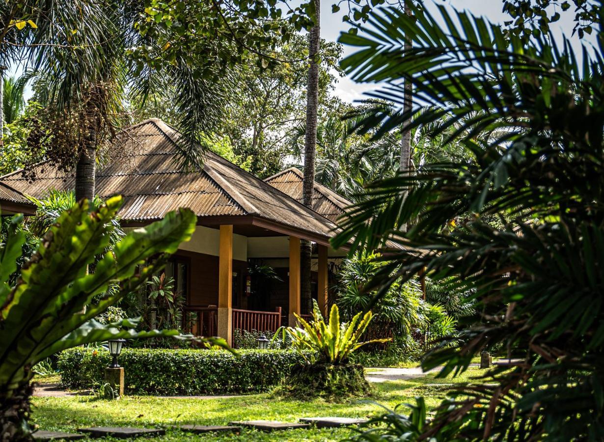 Anahata Resort Lipa Noi Extérieur photo
